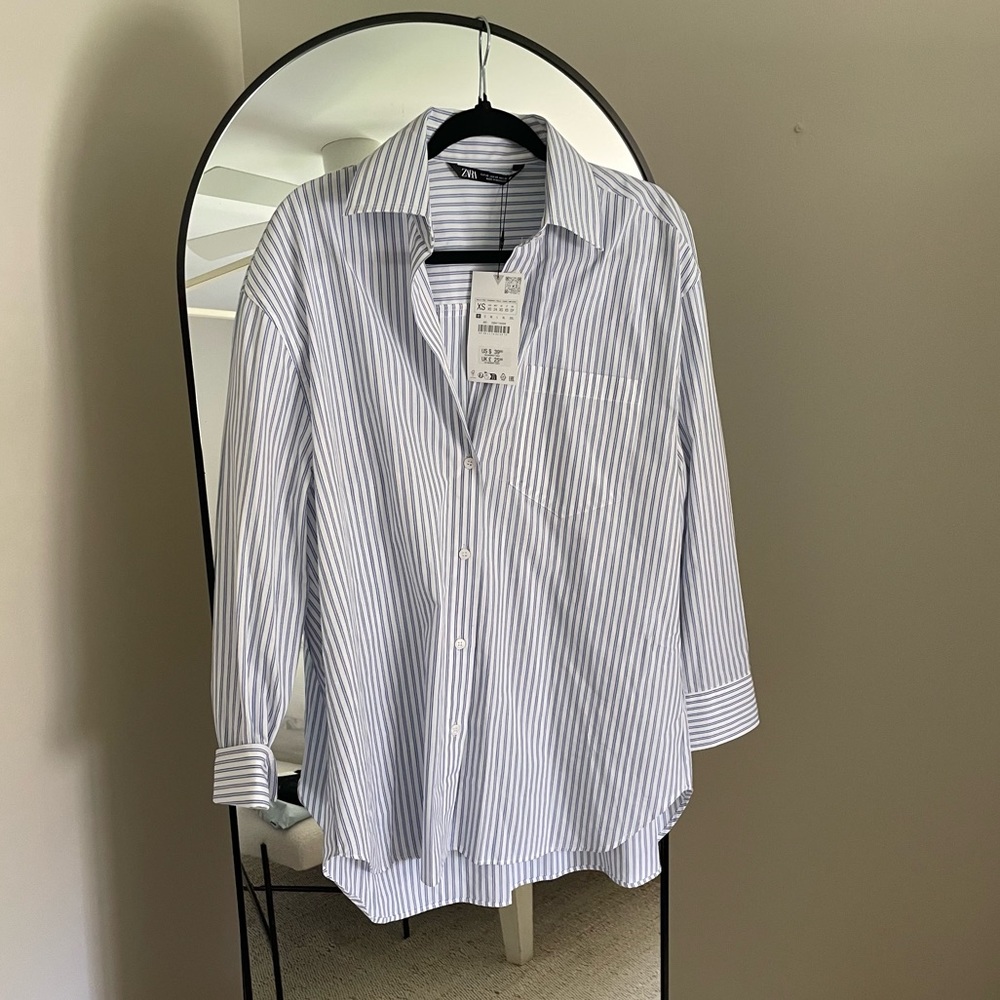 ZARA oversized button down (NEVER WORN)- XS